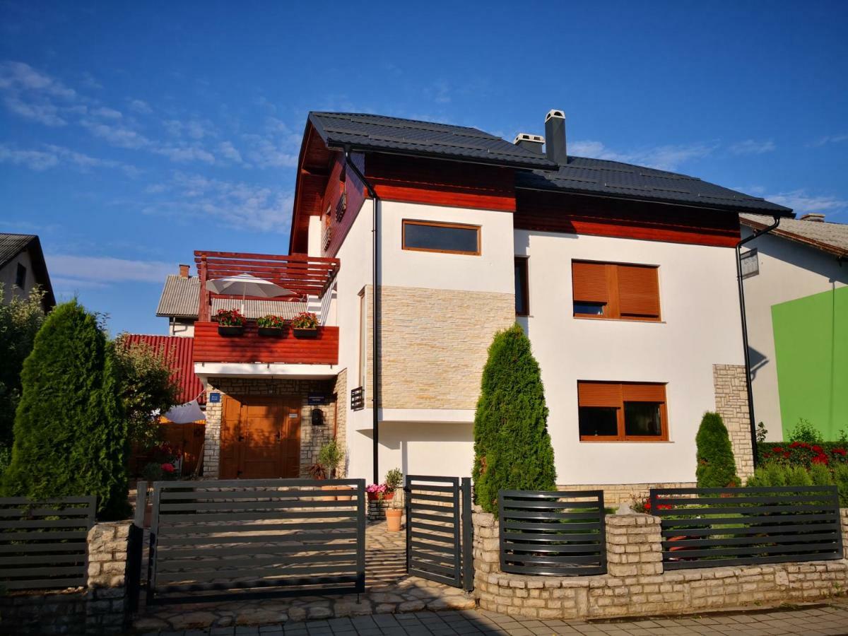 Accommodation Plitvice Korenica Bagian luar foto