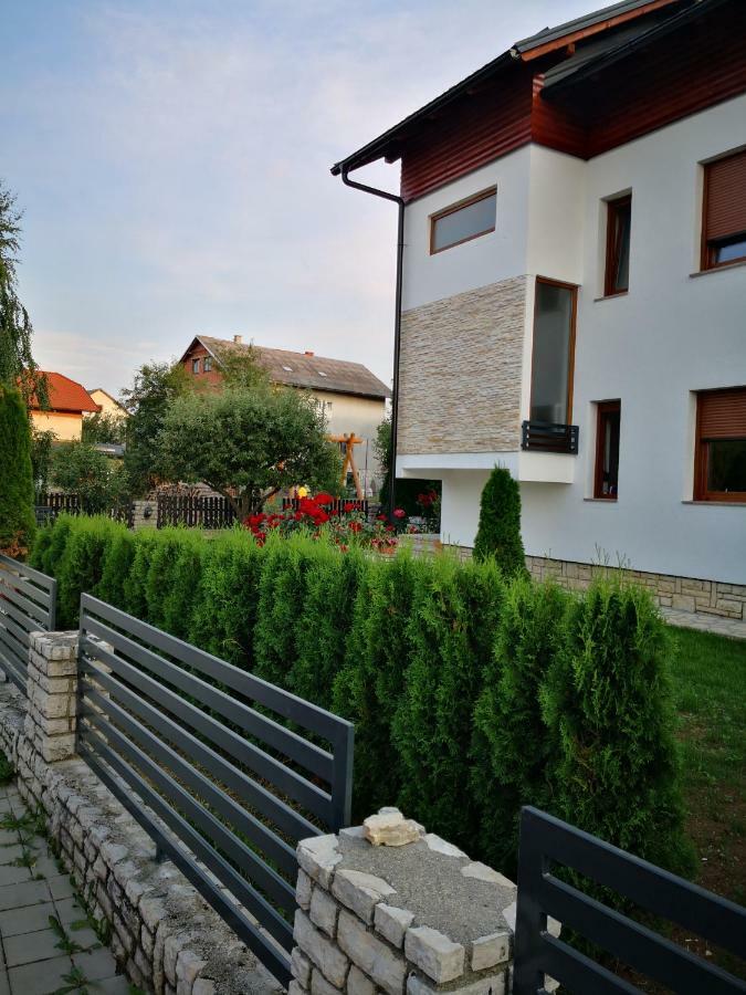 Accommodation Plitvice Korenica Bagian luar foto