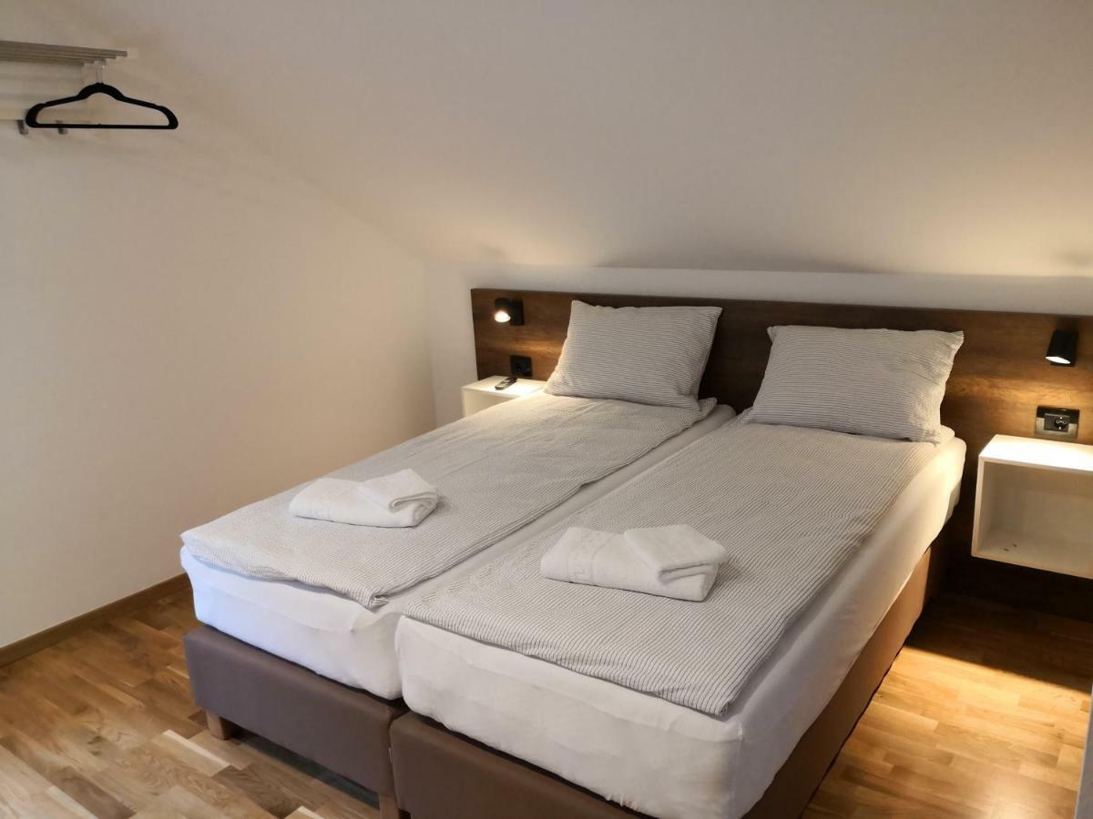Accommodation Plitvice Korenica Bagian luar foto