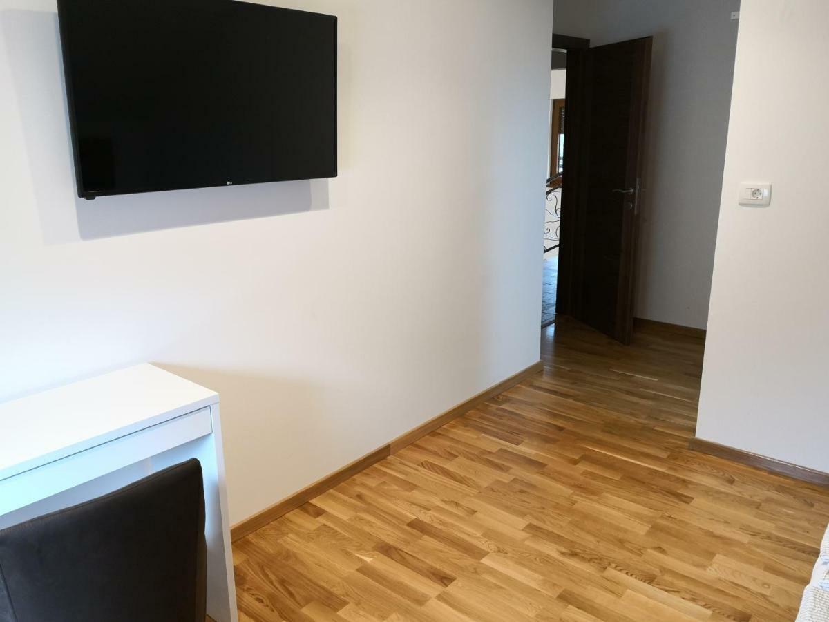 Accommodation Plitvice Korenica Bagian luar foto